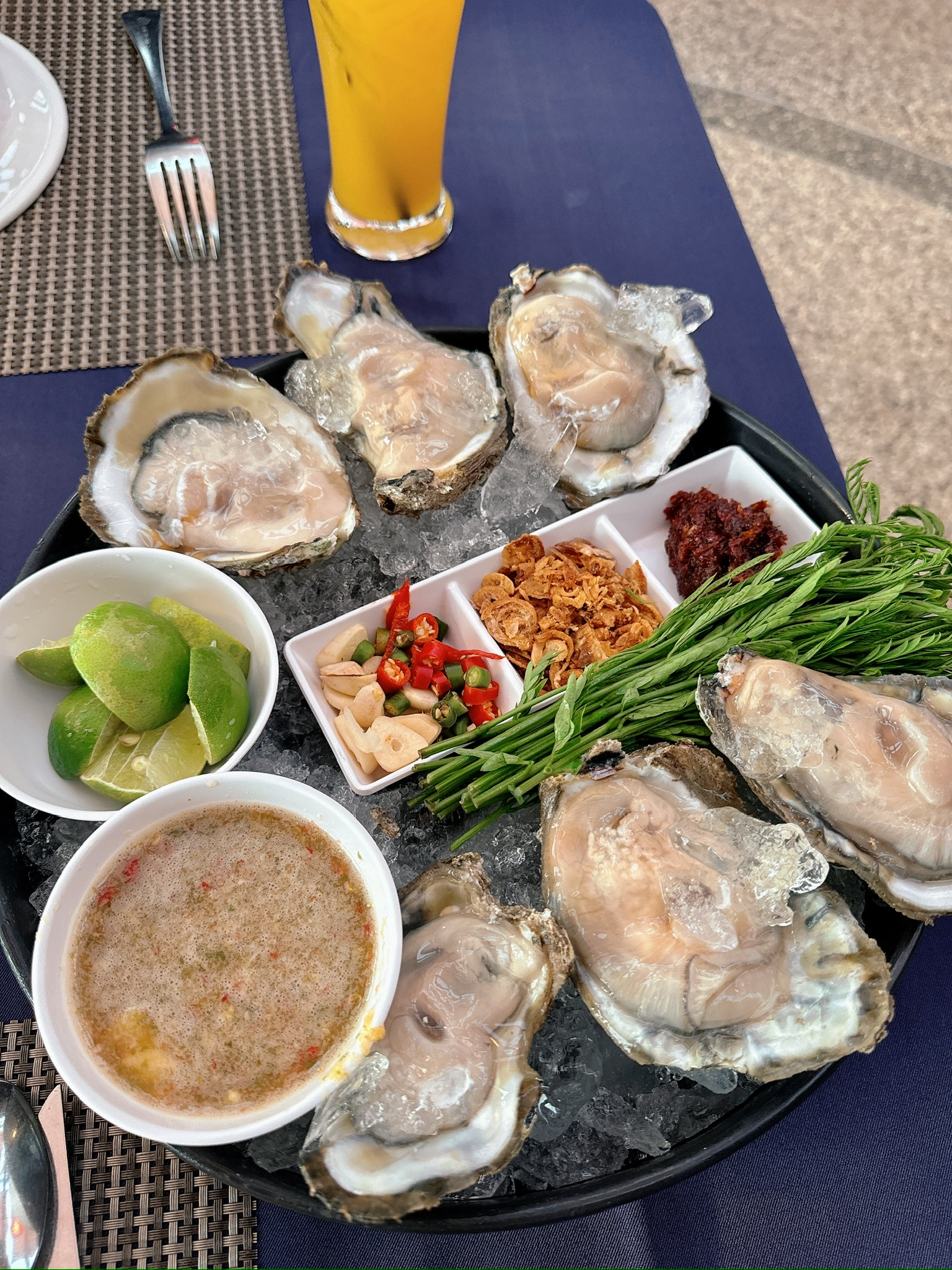 Oyster plate with 6 oysters in Ao Nang, Krabi